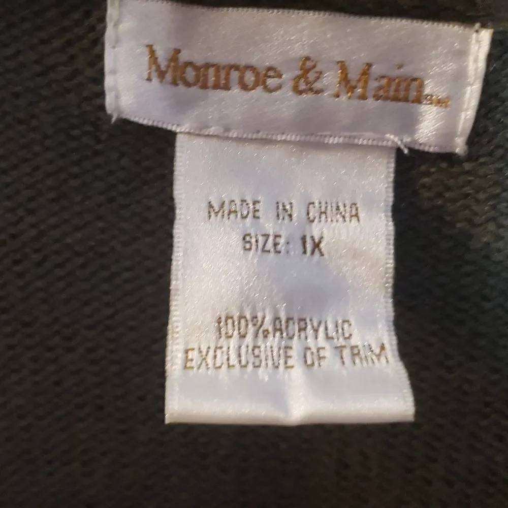 Monroe & Main Green Sweater
